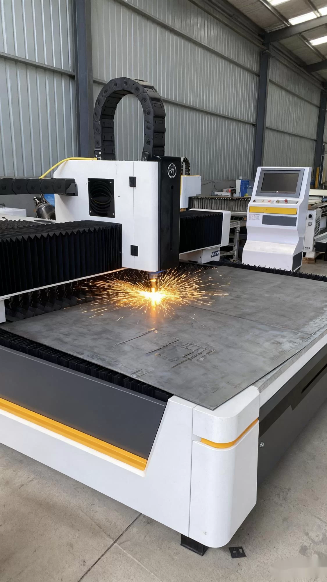 Laser Cutting Machine